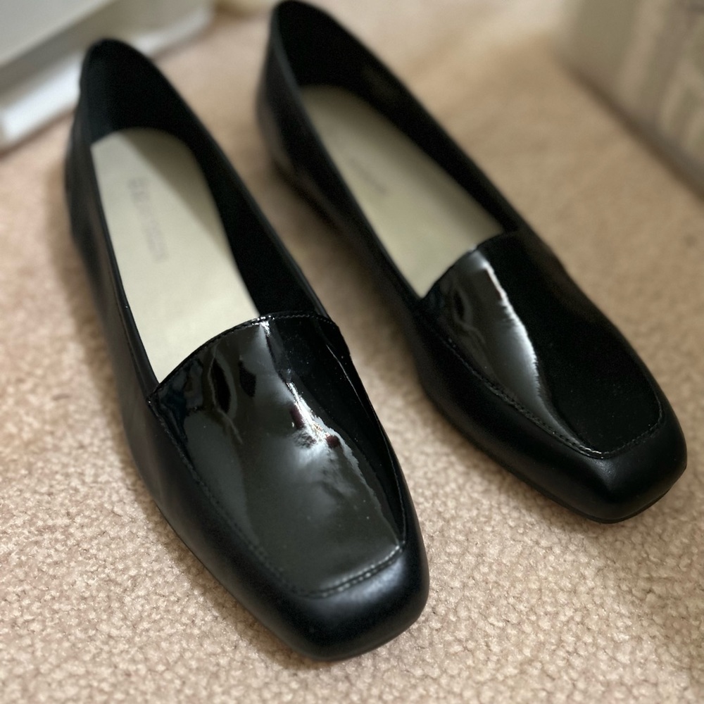 Ladies shoes 8.5
